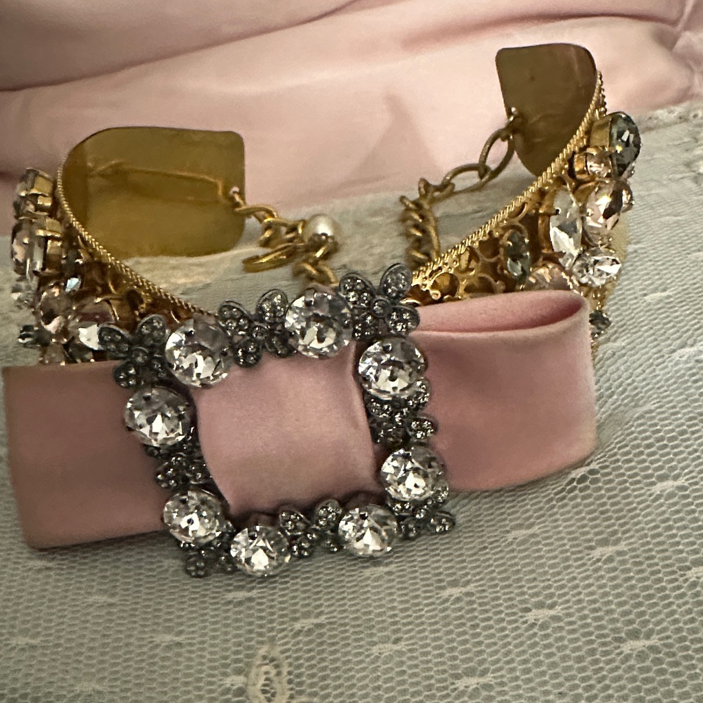 Elegant Pink Clear Smokey Grey And Gold Dolce Gabbana Choker 215$